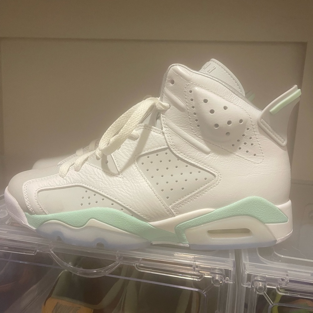 Air Jordan 6 “Mint Foam” - Women’s 8.5